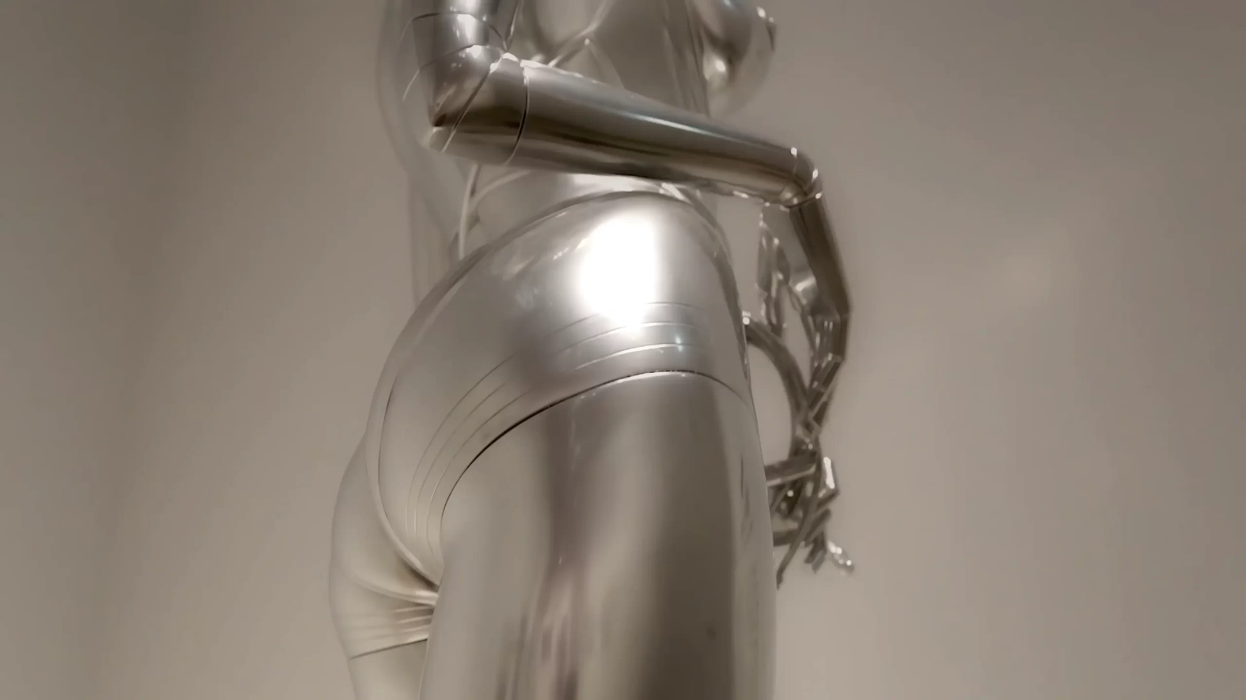 空山基氏の森美術館「宇宙と芸術展」出展作品の制作事例。3Dスキャニングと3Dプリンターを用いた美術造形。