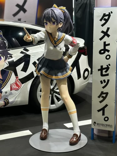 ワンダーフェスティバル2024[冬]で展示された、1/7スケール発売記念1/1等身大フィギュア「在波うゆ」の制作事例。大スケール造形をプラスティックマニア（プラマニ）にて携わらせていただきました。