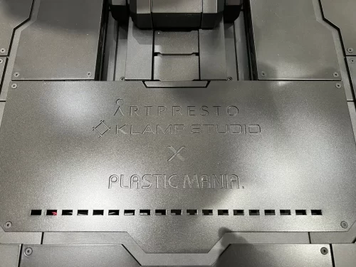 ガンダムベース東京 5周年記念モニュメントに設置された、RX-0 ユニコーンガンダム立像。大型造形における3Dスキャニング技術と3Dプリンターによるフィギュア制作実績。