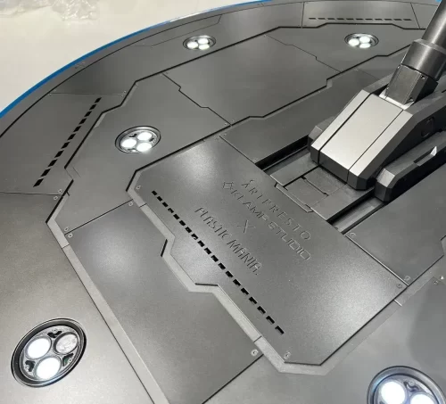 ガンダムベース東京 5周年記念モニュメントに設置された、RX-0 ユニコーンガンダム立像。大型造形における3Dスキャニング技術と3Dプリンターによるフィギュア制作実績。