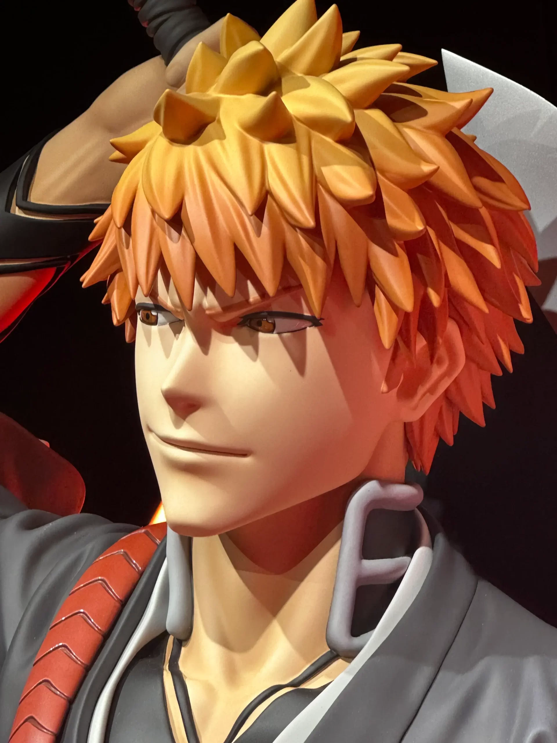 漫画家 久保帯人氏の作品**『BLEACH / 黒崎一護』の等身大フィギュア**。通常サイズの原型を超高精度3Dスキャン後、高精度に拡大造形した事例。