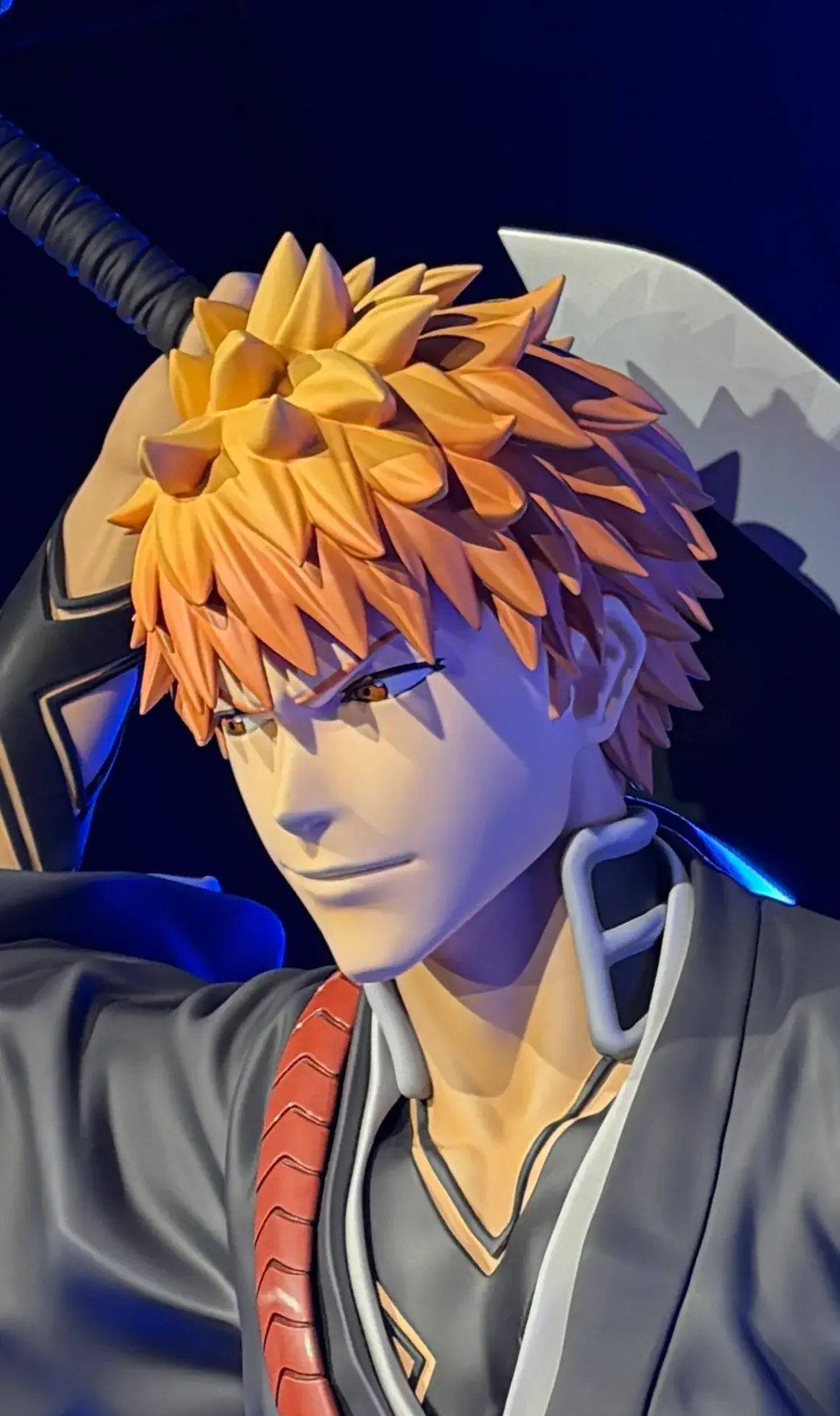 漫画家 久保帯人氏の作品**『BLEACH / 黒崎一護』の等身大フィギュア**。通常サイズの原型を超高精度3Dスキャン後、高精度に拡大造形した事例。