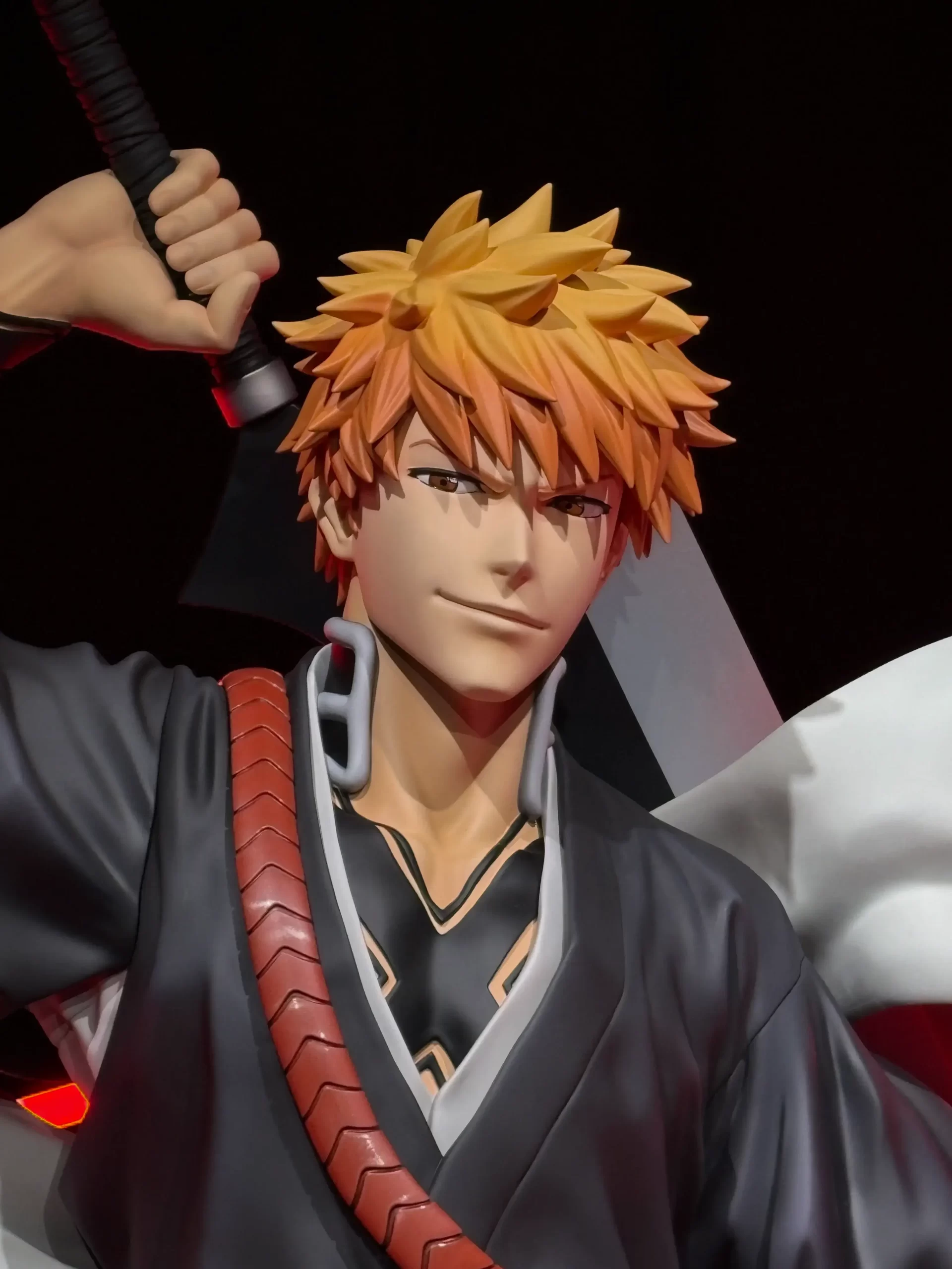 Ultra-high precision 3D scanning and life-size enlargement of a figure prototype from Manga Artist Tite Kubo's "BLEACH / Ichigo Kurosaki." High-accuracy output despite significant scale-up.